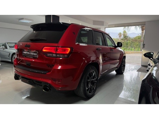 Jeep Grand Cherokee 6.4 V8 Hemi SRT 344 kW (468 CV)
