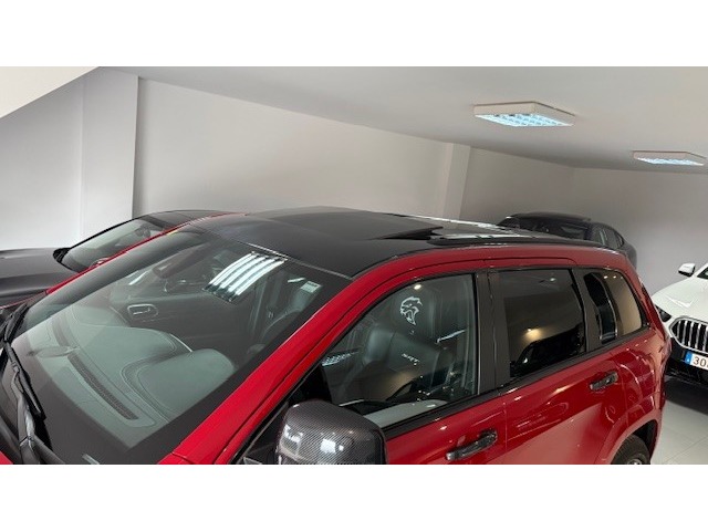 Jeep Grand Cherokee 6.4 V8 Hemi SRT 344 kW (468 CV)