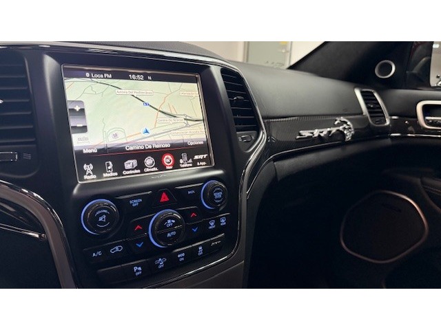 Jeep Grand Cherokee 6.4 V8 Hemi SRT 344 kW (468 CV)