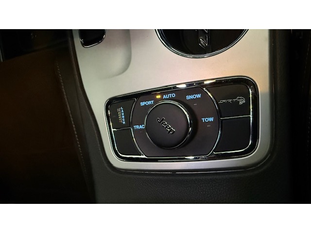 Jeep Grand Cherokee 6.4 V8 Hemi SRT 344 kW (468 CV)