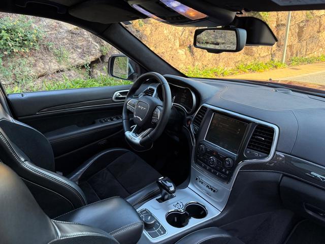 Jeep Grand Cherokee 6.4 V8 Hemi SRT 344 kW (468 CV)