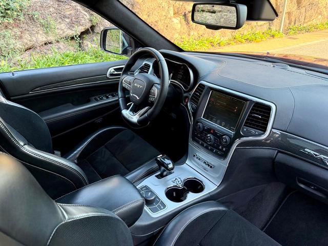 Jeep Grand Cherokee 6.4 V8 Hemi SRT 344 kW (468 CV)