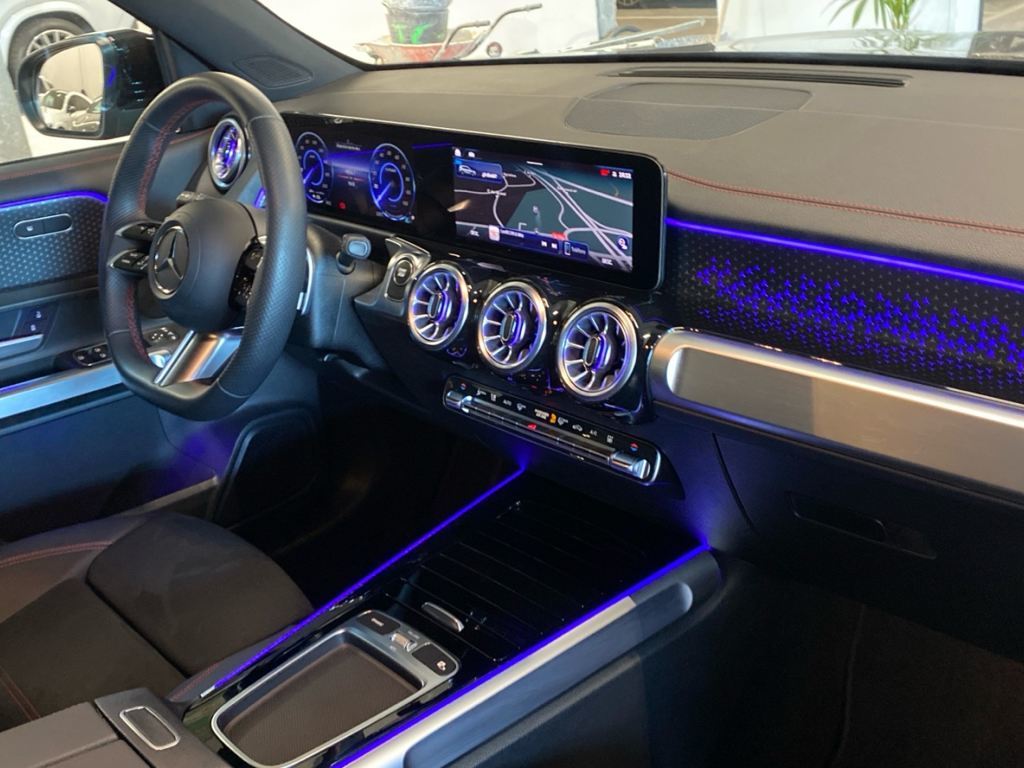 Mercedes-Benz EQB 250+ en Barcelona