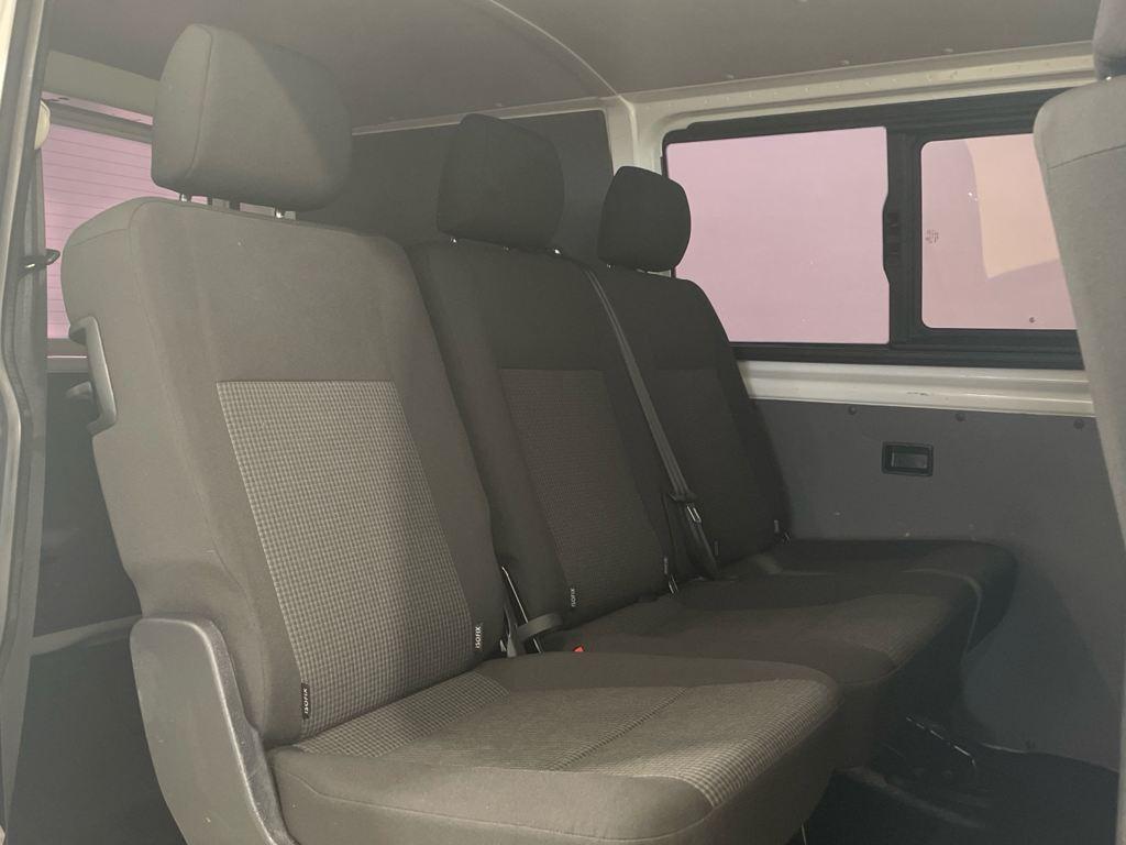 Volkswagen Transporter 2.0 TDI Mixto en Barcelona