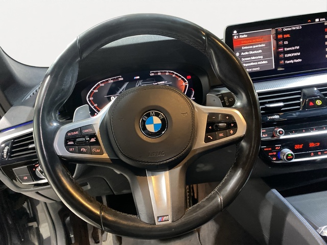 BMW Serie 5 530d Touring color Gris. Año 2021. 210KW(286CV). Diésel. En concesionario Hispamovil Elche de Alicante