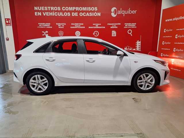 Kia Ceed 1.6 MHEV iMT Drive 100 kW (136 CV)
