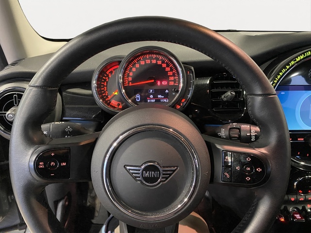 fotoG 12 del MINI MINI Cooper 5 Puertas 100 kW (136 CV) 136cv Gasolina del 2022 en Alicante