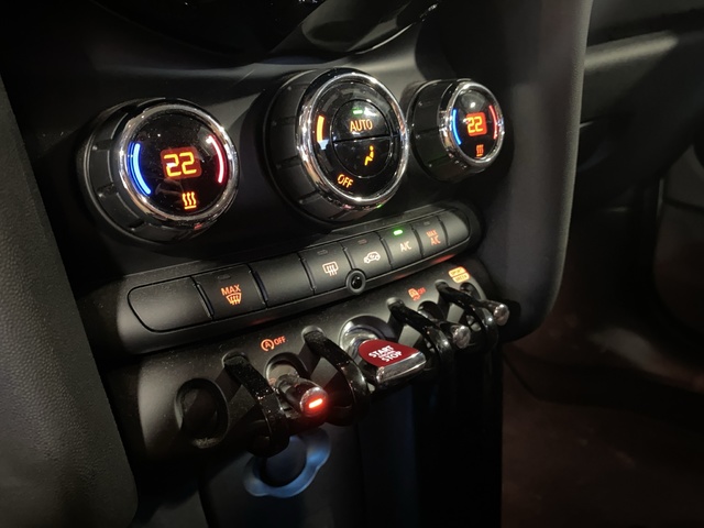 fotoG 16 del MINI MINI Cooper 5 Puertas 100 kW (136 CV) 136cv Gasolina del 2022 en Alicante