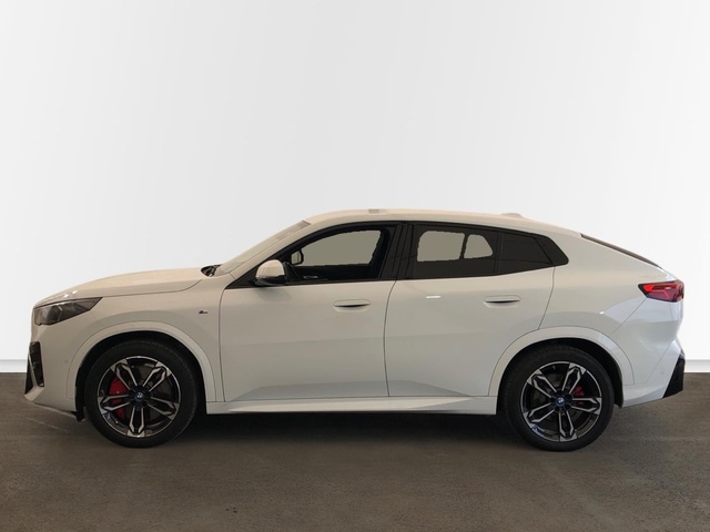 BMW iX2 xDrive30 color Blanco. Año 2025. 230KW(313CV). Eléctrico. En concesionario Proa Premium Palma de Illes Balears