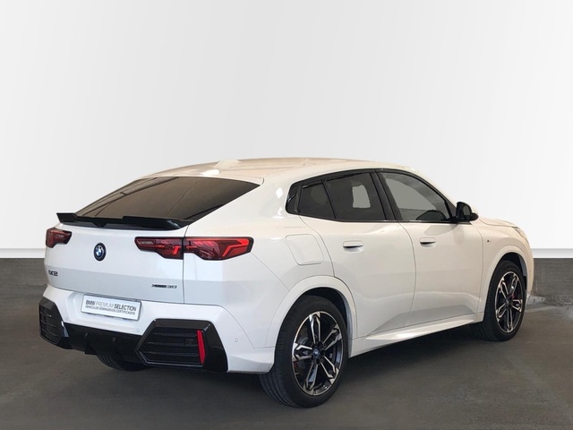 BMW iX2 xDrive30 color Blanco. Año 2025. 230KW(313CV). Eléctrico. En concesionario Proa Premium Palma de Illes Balears