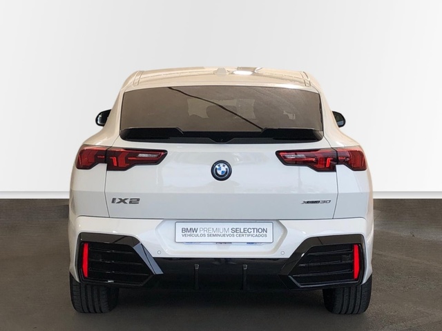 BMW iX2 xDrive30 color Blanco. Año 2025. 230KW(313CV). Eléctrico. En concesionario Proa Premium Palma de Illes Balears