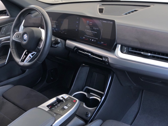 BMW iX2 xDrive30 color Blanco. Año 2025. 230KW(313CV). Eléctrico. En concesionario Proa Premium Palma de Illes Balears