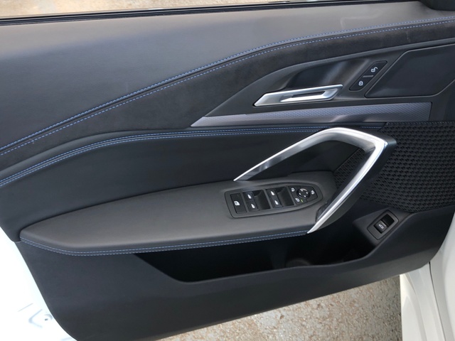 BMW iX2 xDrive30 color Blanco. Año 2025. 230KW(313CV). Eléctrico. En concesionario Proa Premium Palma de Illes Balears