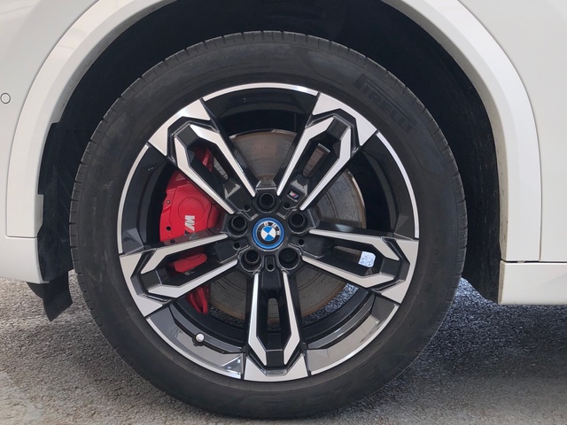 BMW iX2 xDrive30 color Blanco. Año 2025. 230KW(313CV). Eléctrico. En concesionario Proa Premium Palma de Illes Balears