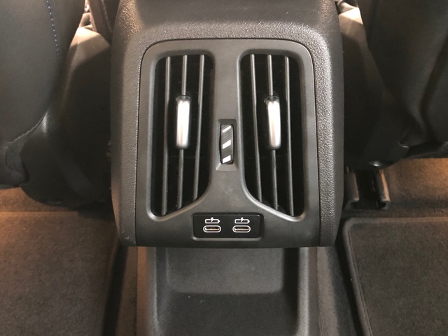 BMW iX2 xDrive30 color Blanco. Año 2025. 230KW(313CV). Eléctrico. En concesionario Proa Premium Palma de Illes Balears