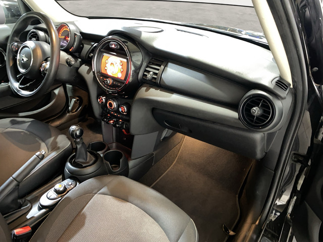 fotoG 7 del MINI MINI Cooper 5 Puertas One 75 kW (102 CV) 102cv Gasolina del 2020 en Alicante