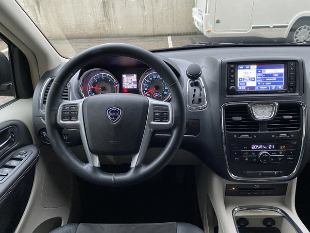 Lancia Voyager 2.8 CRD PLATINUM 130 kW (177 CV)