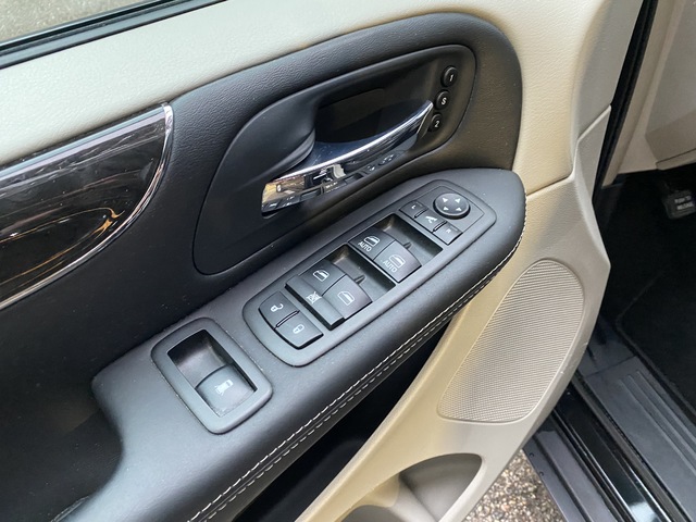 Lancia Voyager 2.8 CRD PLATINUM 130 kW (177 CV)