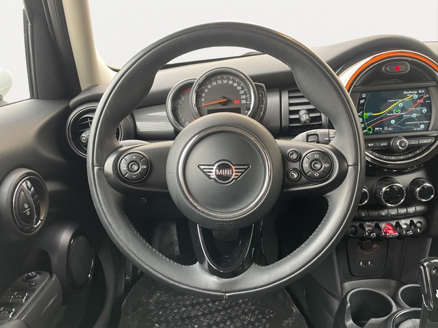 fotoG 14 del MINI MINI Cooper 5 Puertas 100 kW (136 CV) 136cv Gasolina del 2020 en Alicante