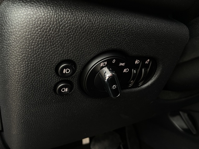 fotoG 22 del MINI MINI Cooper 5 Puertas 100 kW (136 CV) 136cv Gasolina del 2020 en Alicante