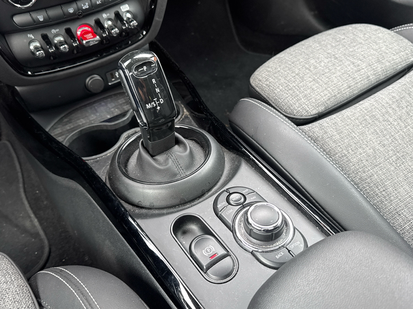 fotoG 12 del MINI MINI Clubman Cooper 100 kW (136 CV) 136cv Gasolina del 2021 en Madrid