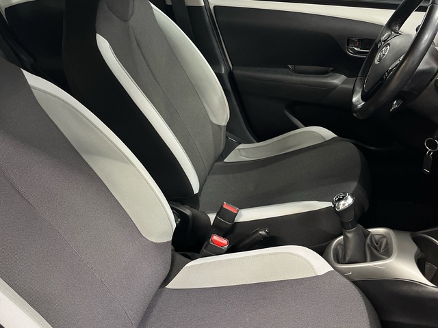 Toyota Aygo 1.0 70 x-play 51 kW (69 CV)