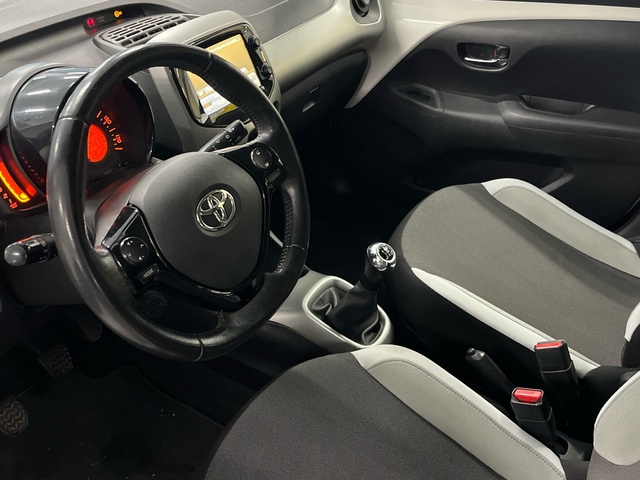 Toyota Aygo 1.0 70 x-play 51 kW (69 CV)