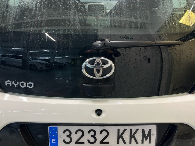 Toyota Aygo 1.0 70 x-play 51 kW (69 CV)