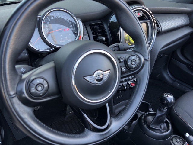 fotoG 15 del MINI MINI Cooper Cabrio D 85 kW (116 CV) 116cv Diésel del 2018 en Alicante