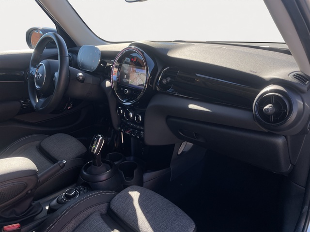 fotoG 7 del MINI MINI Cooper 5 Puertas 100 kW (136 CV) 136cv Gasolina del 2024 en Alicante