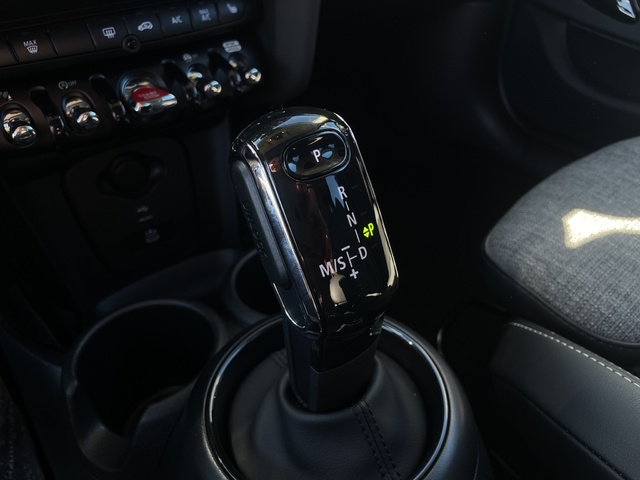 fotoG 20 del MINI MINI Cooper 5 Puertas 100 kW (136 CV) 136cv Gasolina del 2024 en Alicante