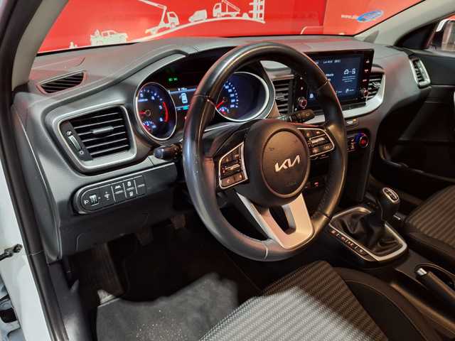 Kia Ceed 1.6 MHEV iMT Drive 100 kW (136 CV)