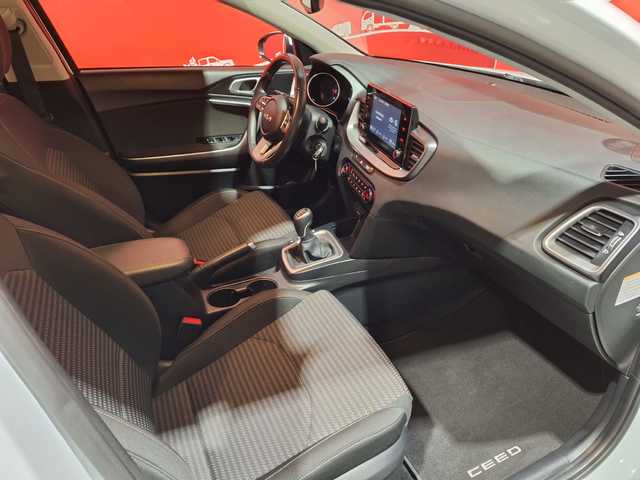 Kia Ceed 1.6 MHEV iMT Drive 100 kW (136 CV)