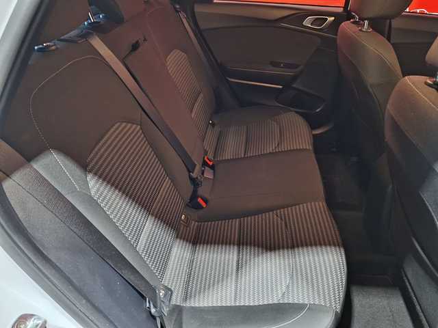 Kia Ceed 1.6 MHEV iMT Drive 100 kW (136 CV)