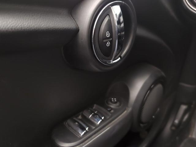 fotoG 13 del MINI MINI Cooper Cabrio 100 kW (136 CV) 136cv Gasolina del 2018 en Málaga