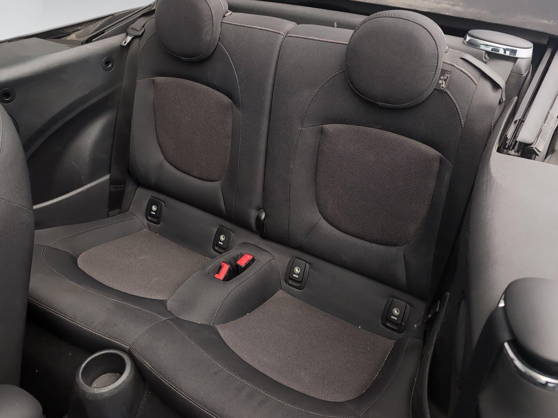 fotoG 8 del MINI MINI Cooper Cabrio 100 kW (136 CV) 136cv Gasolina del 2018 en Málaga