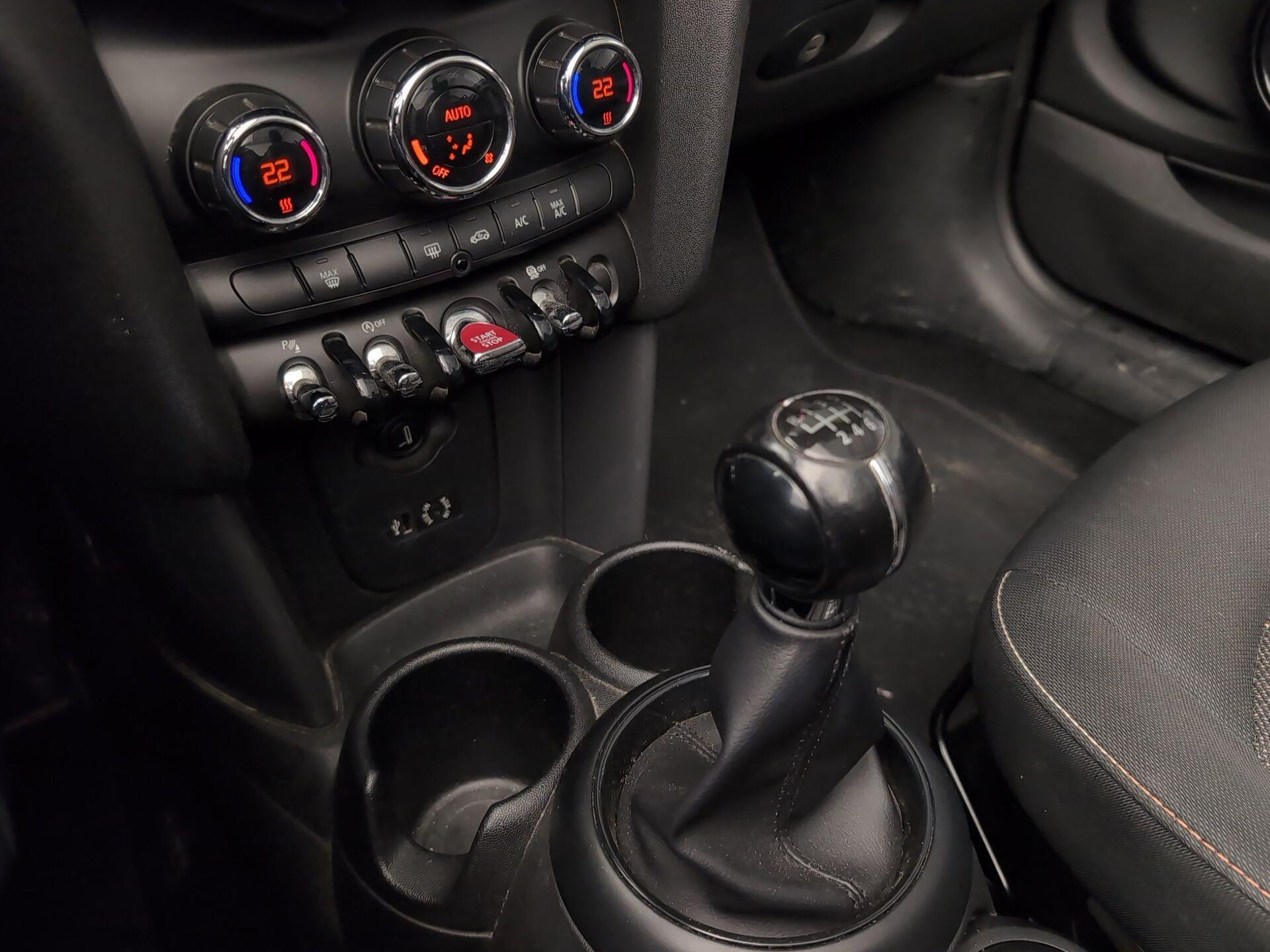 fotoG 12 del MINI MINI Cooper Cabrio 100 kW (136 CV) 136cv Gasolina del 2018 en Málaga