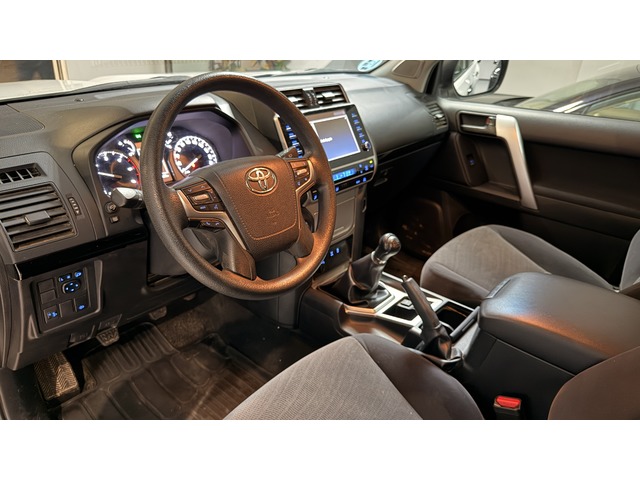 Toyota Land Cruiser 2.8 D-4D GX 150 kW (204 CV)