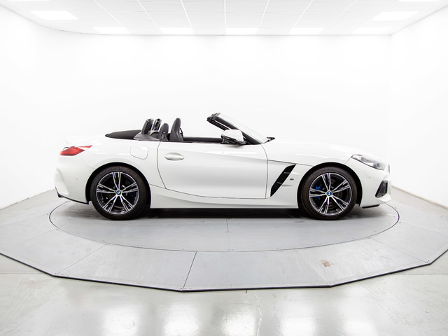 BMW Z4 M40i Cabrio color Blanco. Año 2025. 250KW(340CV). Gasolina. En concesionario Móvil Begar Alicante de Alicante