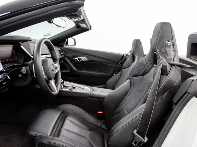 BMW Z4 M40i Cabrio color Blanco. Año 2025. 250KW(340CV). Gasolina. En concesionario Móvil Begar Alicante de Alicante