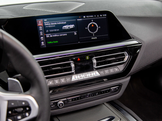 BMW Z4 M40i Cabrio color Blanco. Año 2025. 250KW(340CV). Gasolina. En concesionario Móvil Begar Alicante de Alicante