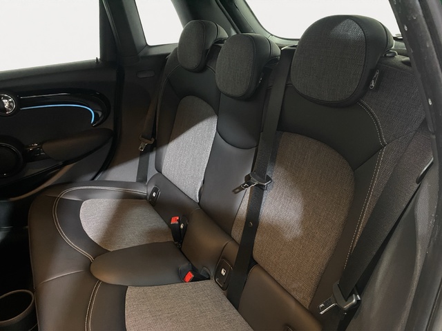 fotoG 8 del MINI MINI Cooper 5 Puertas 100 kW (136 CV) 136cv Gasolina del 2021 en Alicante