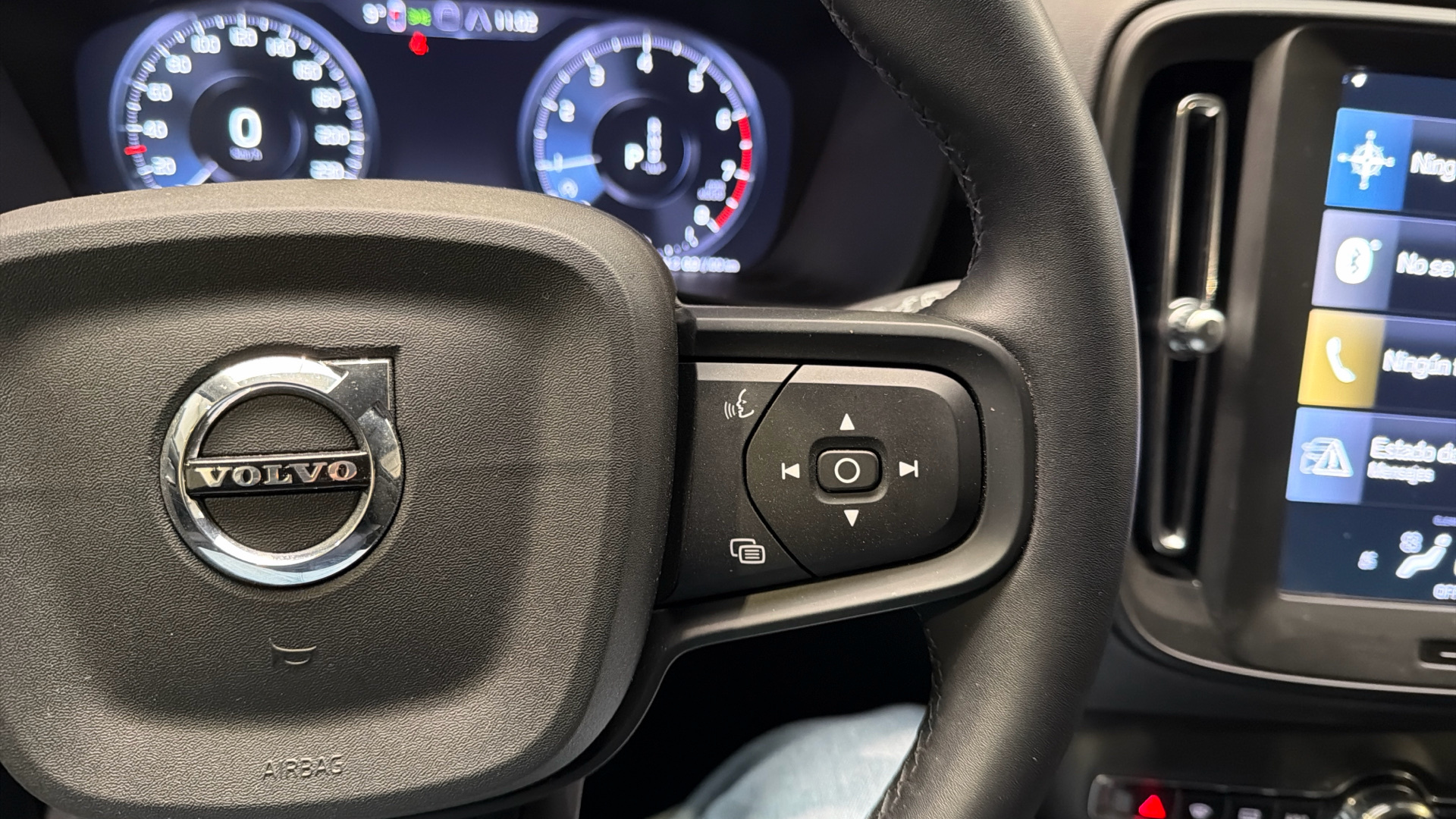 Volvo XC40 segunda mano 100111911 - 17