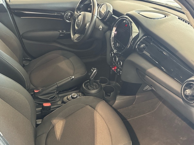 fotoG 7 del MINI MINI Cooper 5 Puertas 100 kW (136 CV) 136cv Gasolina del 2022 en Burgos