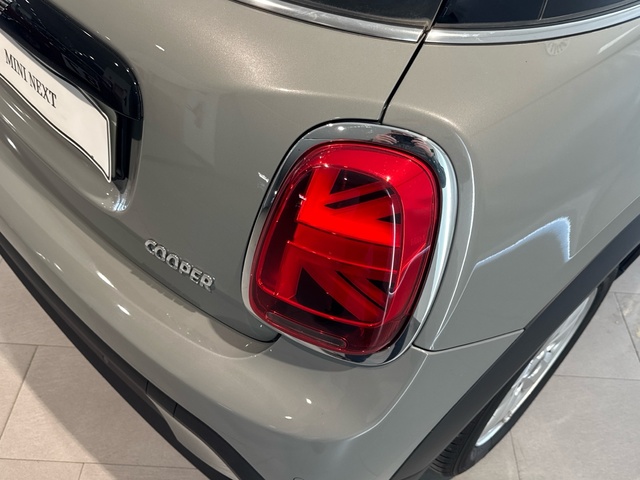 fotoG 12 del MINI MINI Cooper 5 Puertas 100 kW (136 CV) 136cv Gasolina del 2022 en Burgos