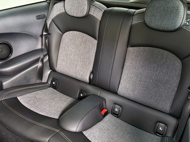 fotoG 8 del MINI MINI Cooper 100 kW (136 CV) 136cv Gasolina del 2022 en Asturias