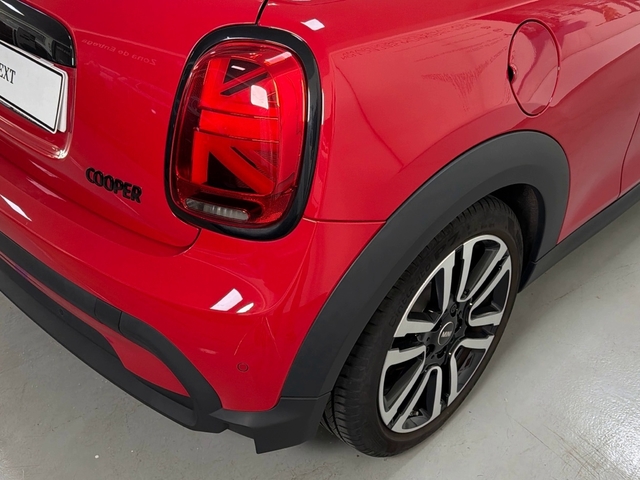 fotoG 12 del MINI MINI Cooper 100 kW (136 CV) 136cv Gasolina del 2022 en Asturias