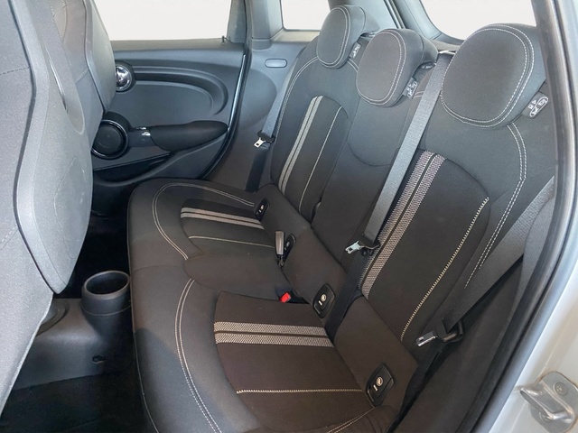 fotoG 8 del MINI MINI Cooper 5 Puertas 100 kW (136 CV) 136cv Gasolina del 2020 en Alicante