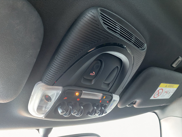 fotoG 16 del MINI MINI Cooper 5 Puertas 100 kW (136 CV) 136cv Gasolina del 2020 en Alicante