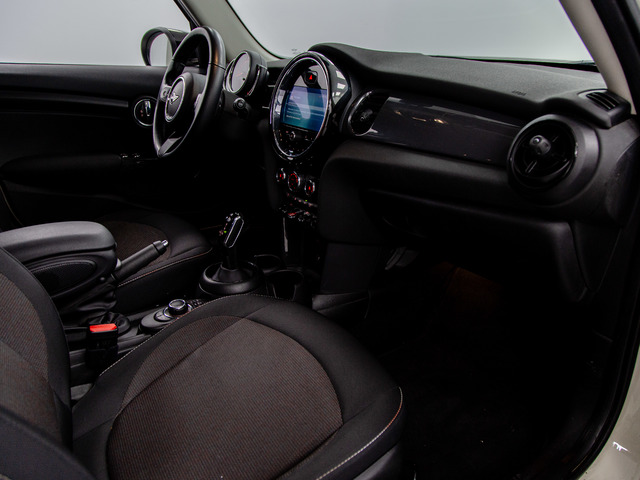 fotoG 7 del MINI MINI Cooper 5 Puertas 100 kW (136 CV) 136cv Gasolina del 2021 en Alicante